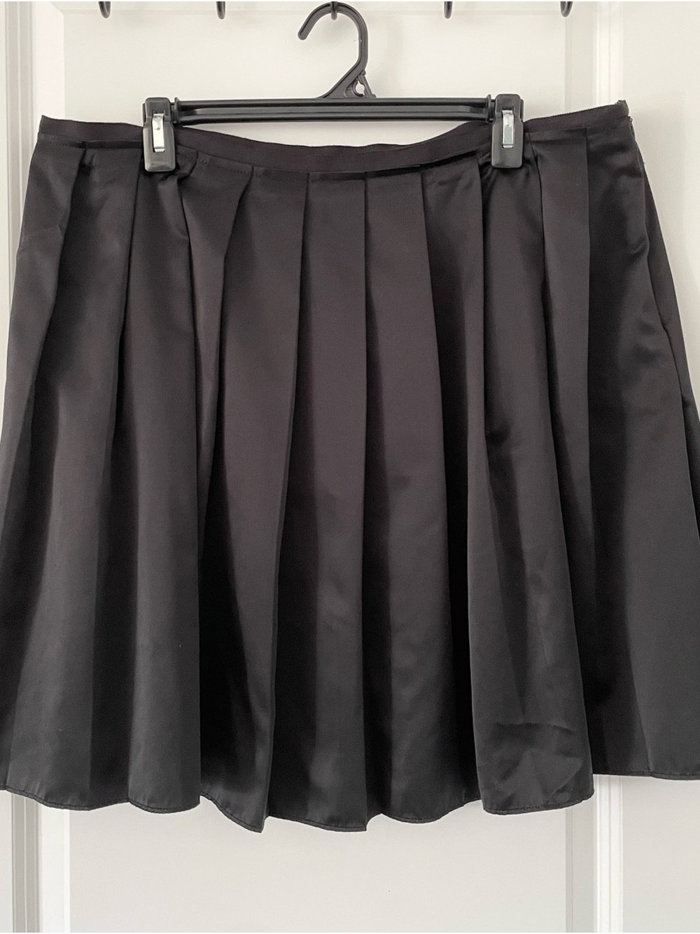 Old Navy Black Satin-Look Circle Skirt